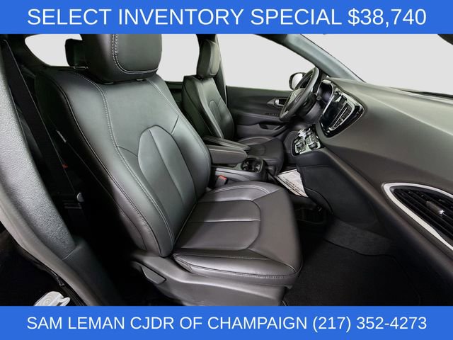 New 2026 Chrysler Voyager LX FWD image 28