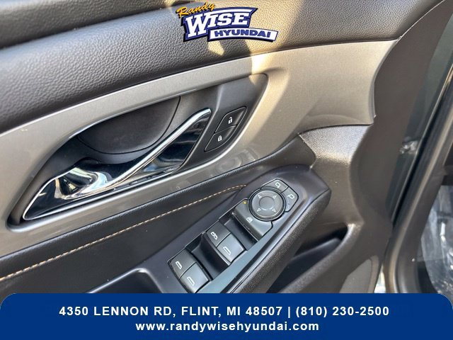 Used 2018 Chevrolet Traverse LT FWD image 18