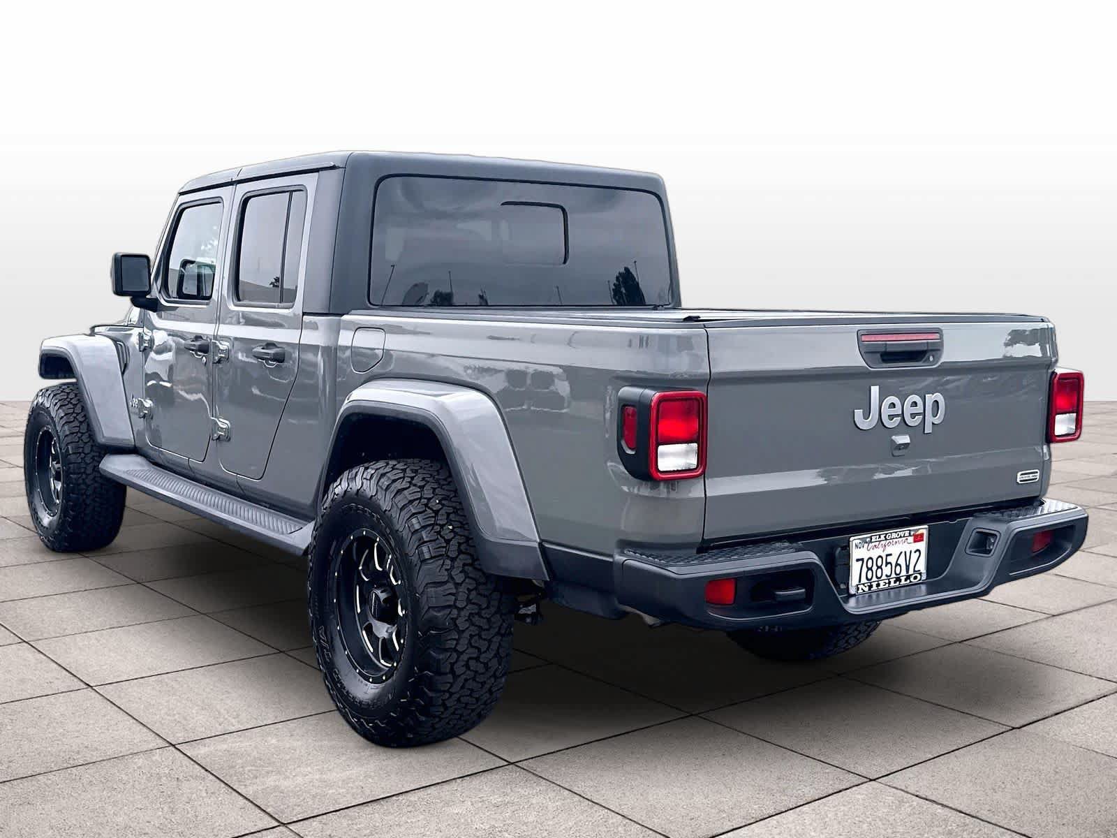 Used 2020 Jeep Gladiator Overland AWD/4WD image 7