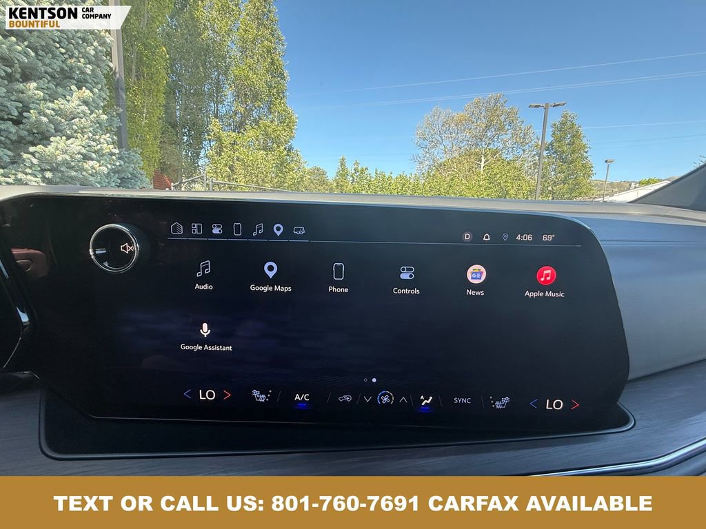 Used 2025 Chevrolet Suburban Z71 AWD/4WD image 28