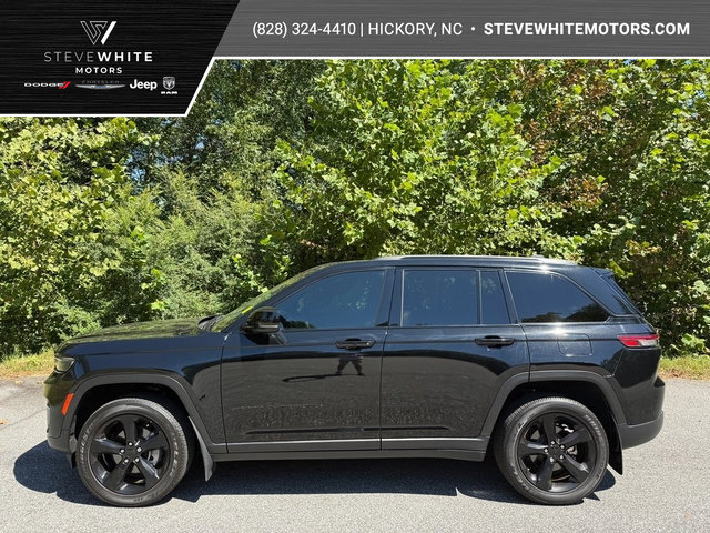 Used 2024 Jeep Grand Cherokee Altitude AWD/4WD image 1