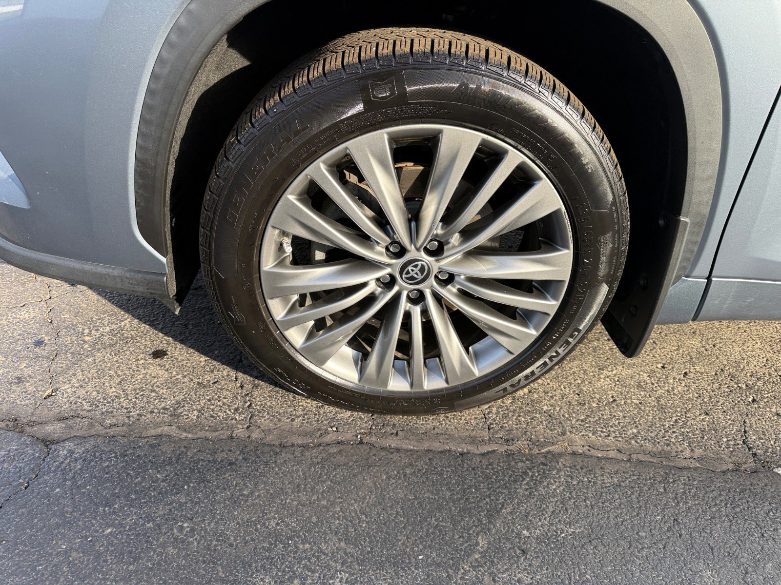 Used 2020 Toyota Highlander Platinum image 8