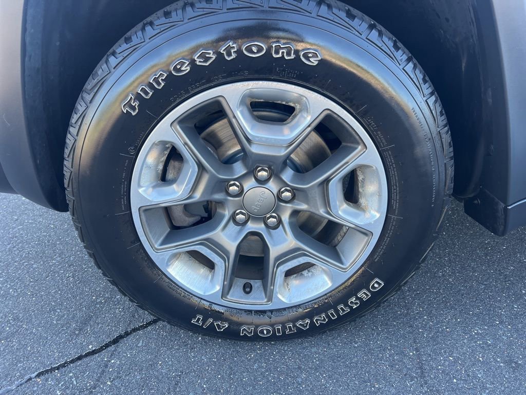 Used 2019 Jeep Cherokee Trailhawk image 54