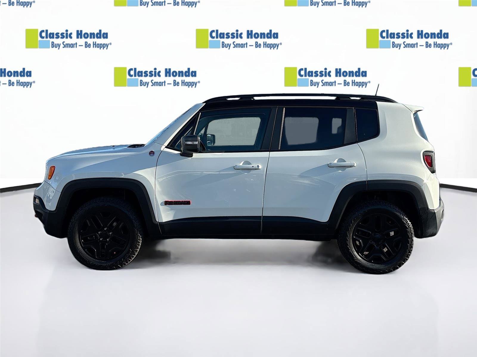 Used 2018 Jeep Renegade Trailhawk image 4