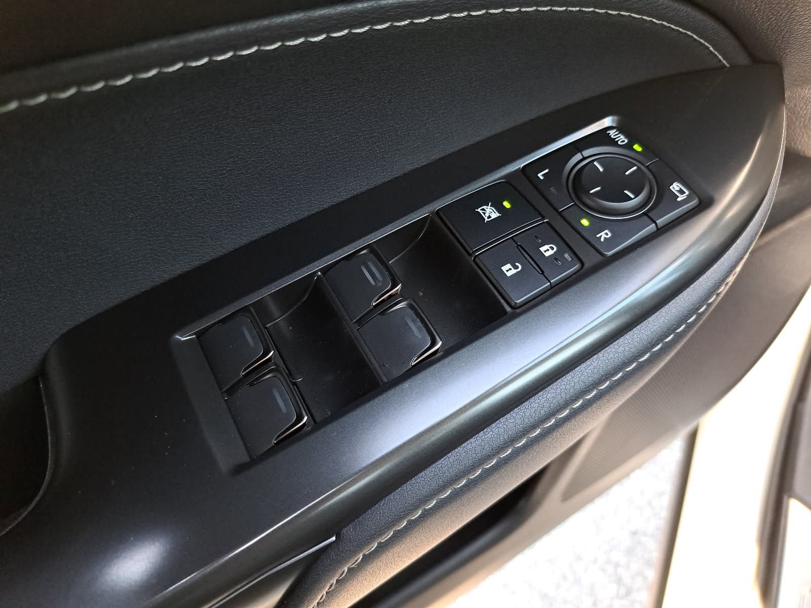 Used 2026 Lexus NX 350h AWD w/ Accessory Package (2T) image 30