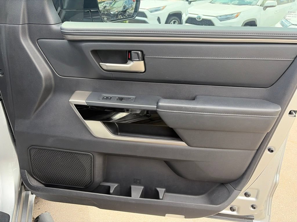 Used 2022 Toyota Tundra Limited AWD/4WD image 10