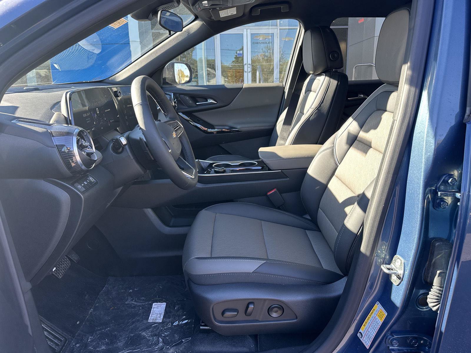 New 2027 Chevrolet Equinox LT w/ Convenience Package II AWD/4WD image 10