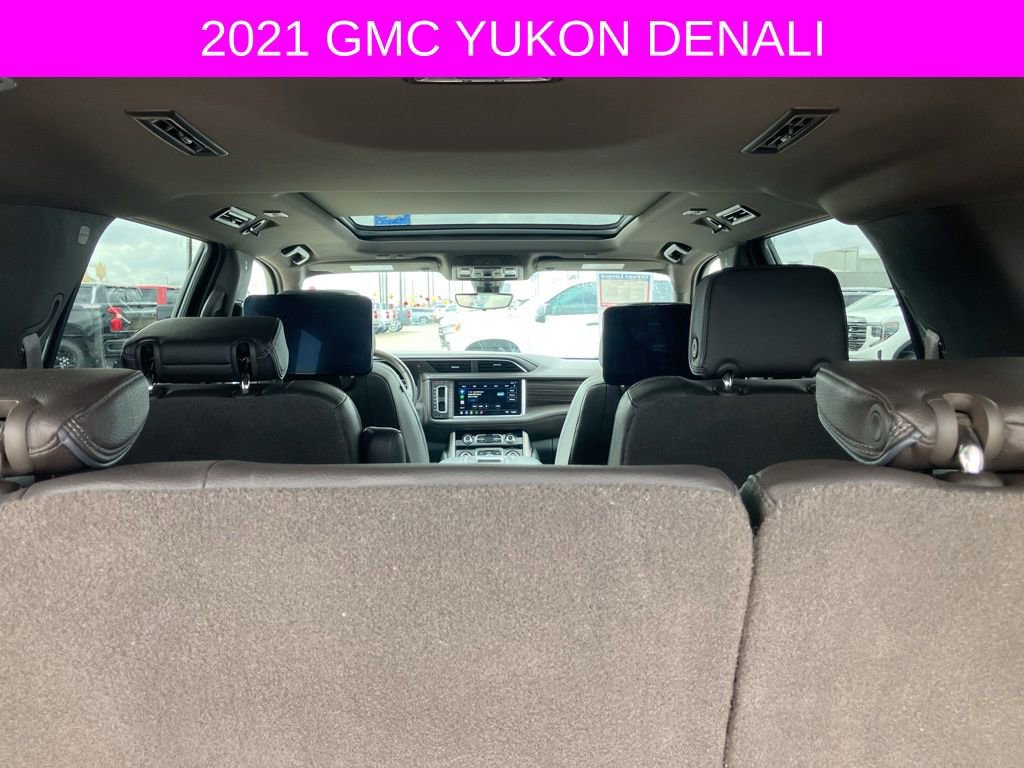 Used 2021 GMC Yukon Denali w/ Denali Premium Package image 16