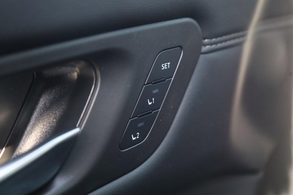 New 2026 Nissan Pathfinder Platinum image 12