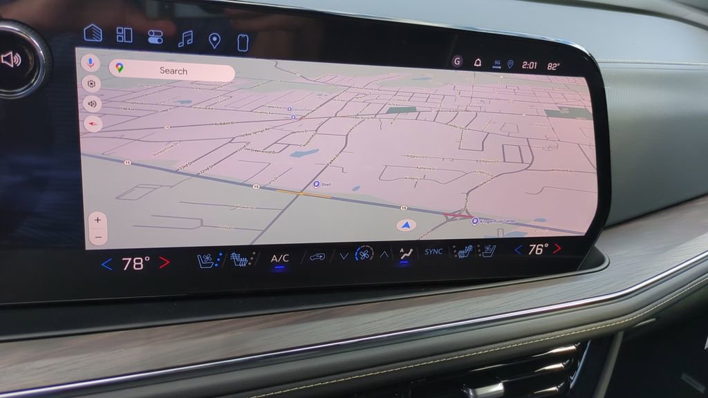 New 2026 Chevrolet Suburban Premier image 18