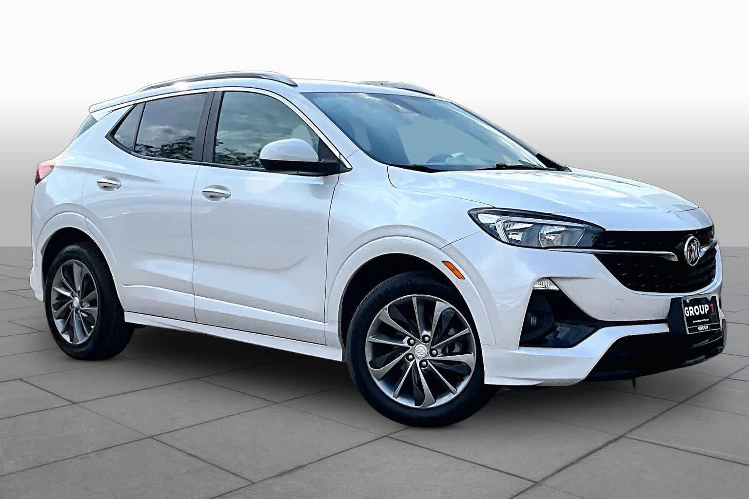 Used 2021 Buick Encore GX Select w/ Sport Touring Package FWD image 3