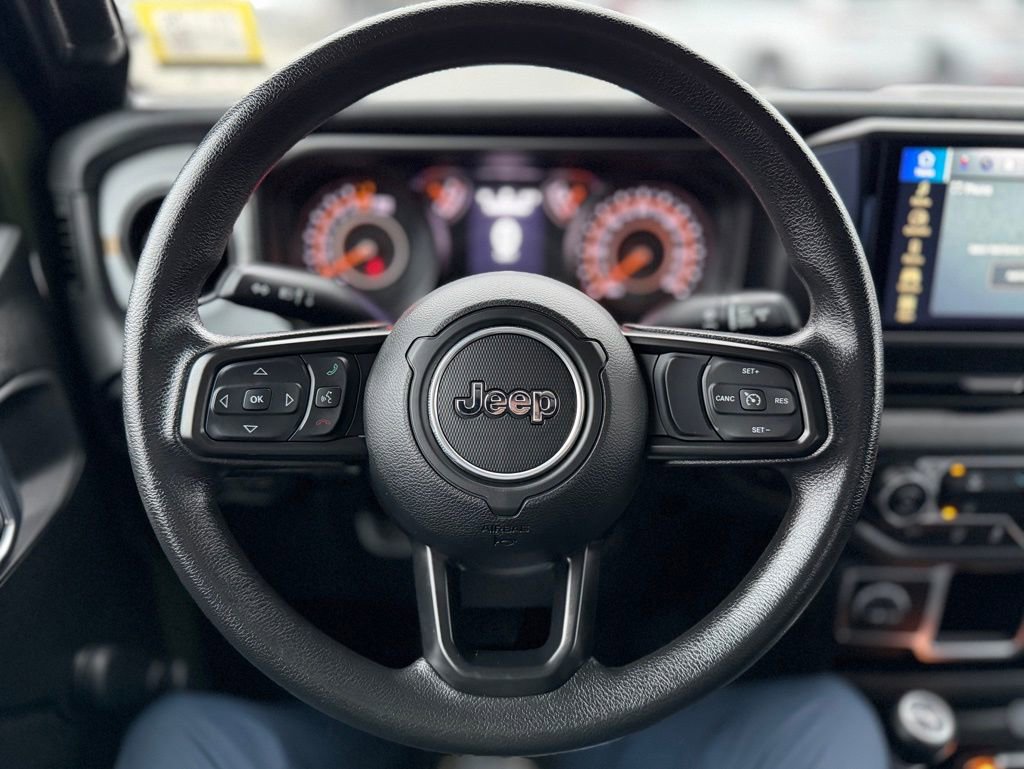 Used 2024 Jeep Gladiator Sport image 9