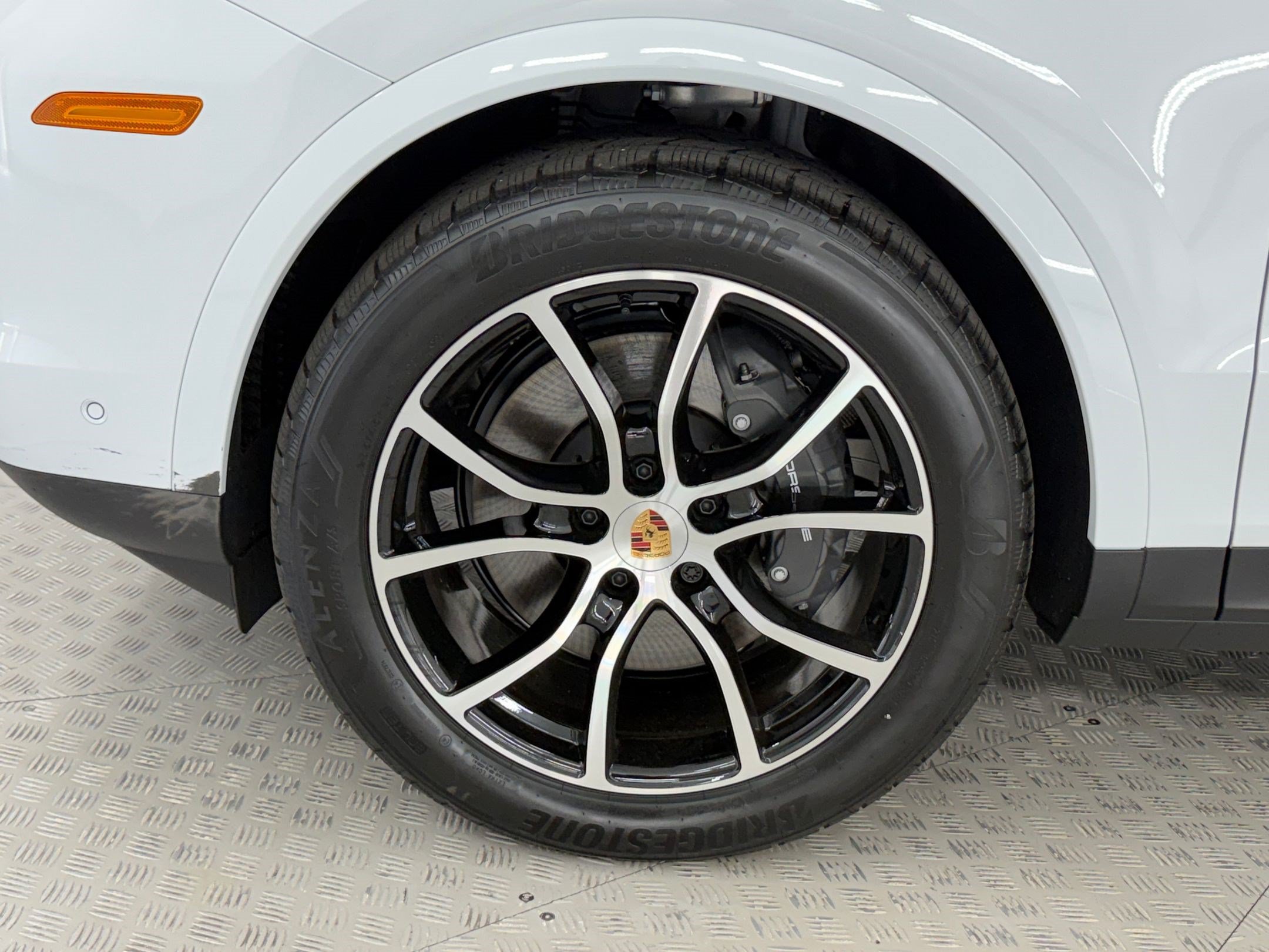 New 2026 Porsche Cayenne Coupe AWD/4WD image 13