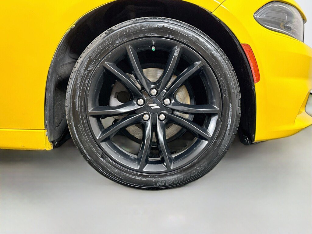 Used 2017 Dodge Charger SE w/ Blacktop Package RWD image 35