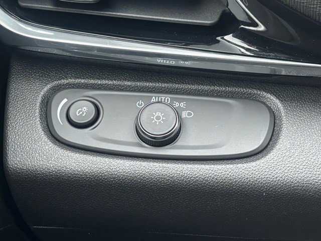 Used 2024 Buick Envista Sport Touring w/ Convenience I Package image 27