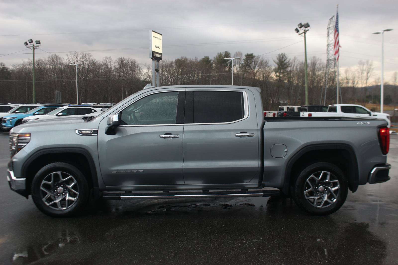 Used 2023 GMC Sierra 1500 SLT image 4