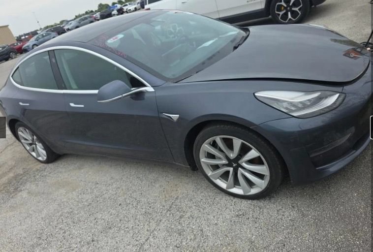 Used 2020 Tesla Model 3 Standard Range RWD image 10