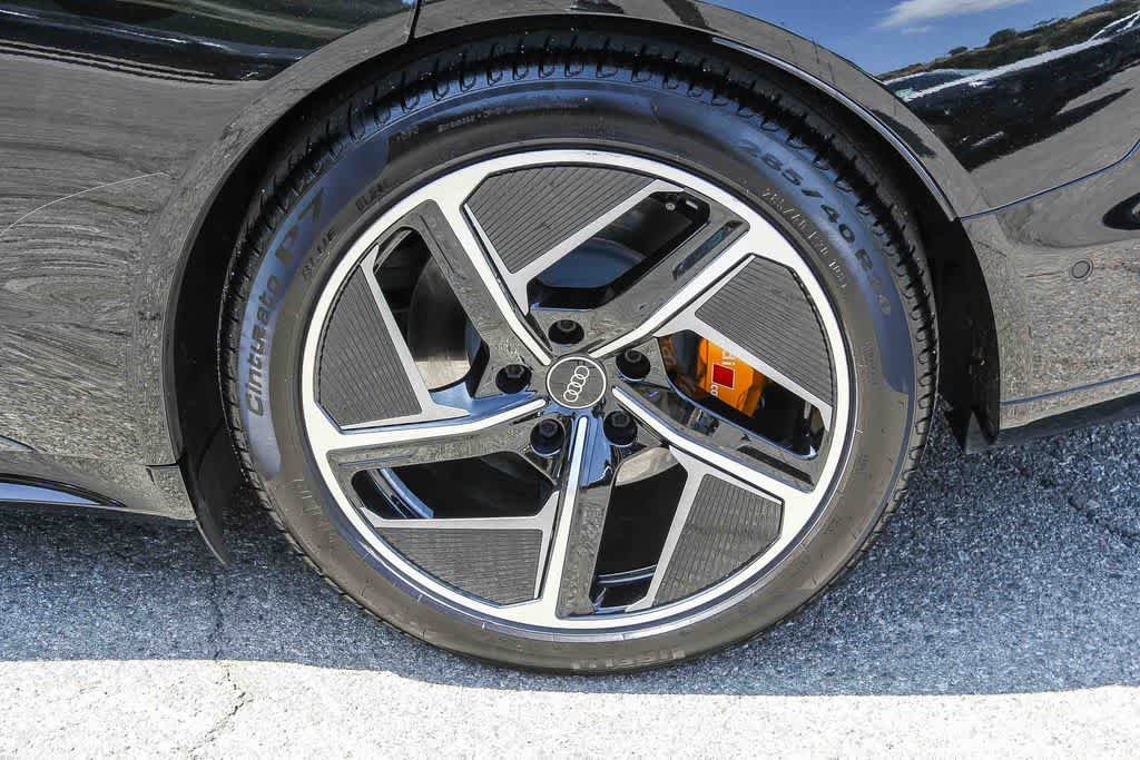 Used 2023 Audi RS e-tron GT w/ Carbon Performance Package AWD/4WD image 10