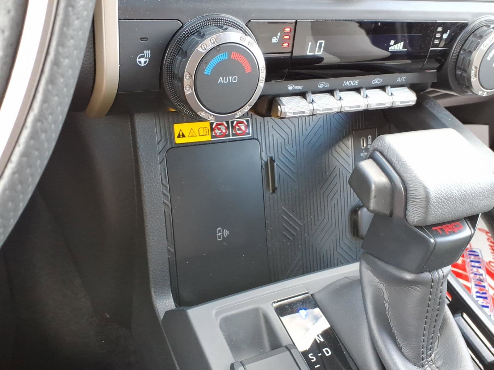 Used 2024 Toyota Tacoma TRD Sport w/ TRD Sport Upgrade Package AWD/4WD image 21