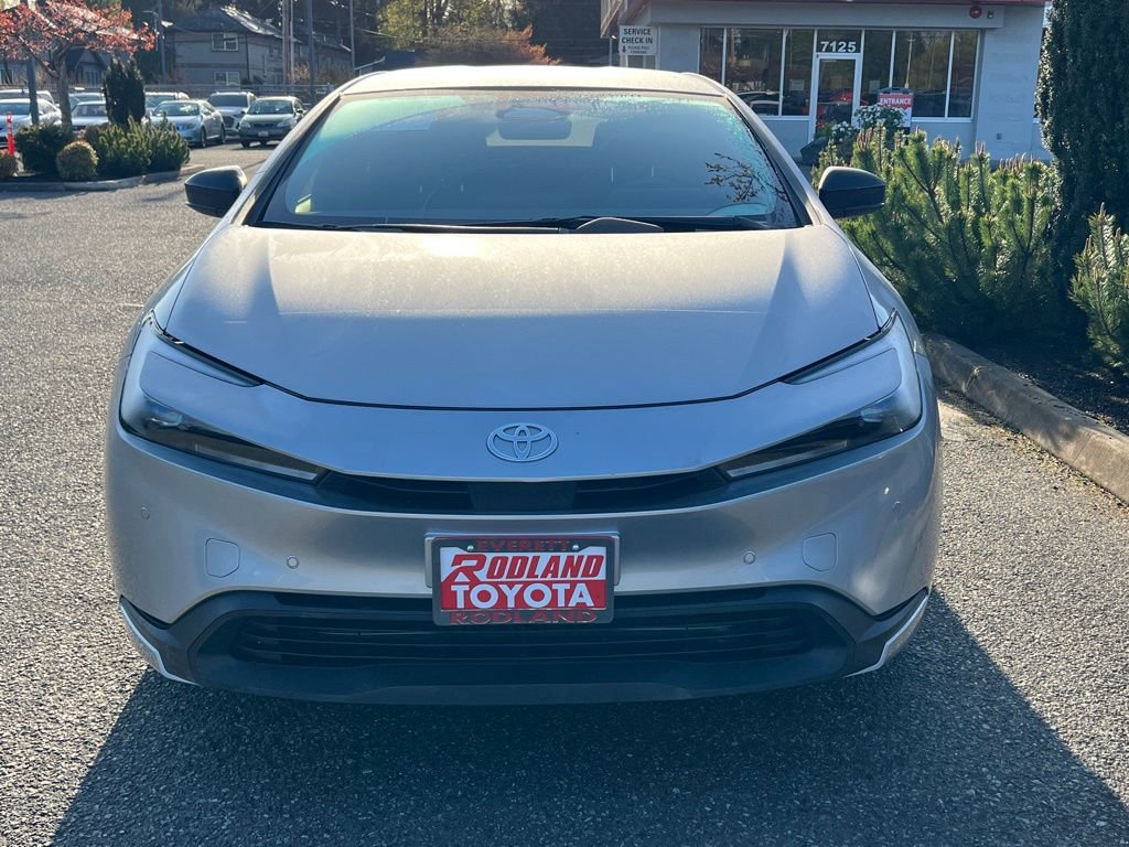 Used 2025 Toyota Prius LE image 7