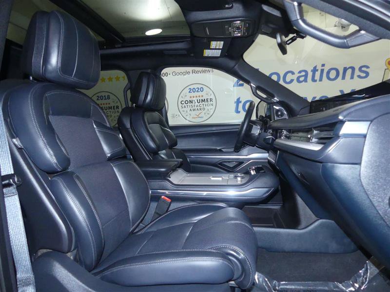 Used 2025 Lincoln Navigator Reserve w/ Jet Appearance Package AWD/4WD image 9