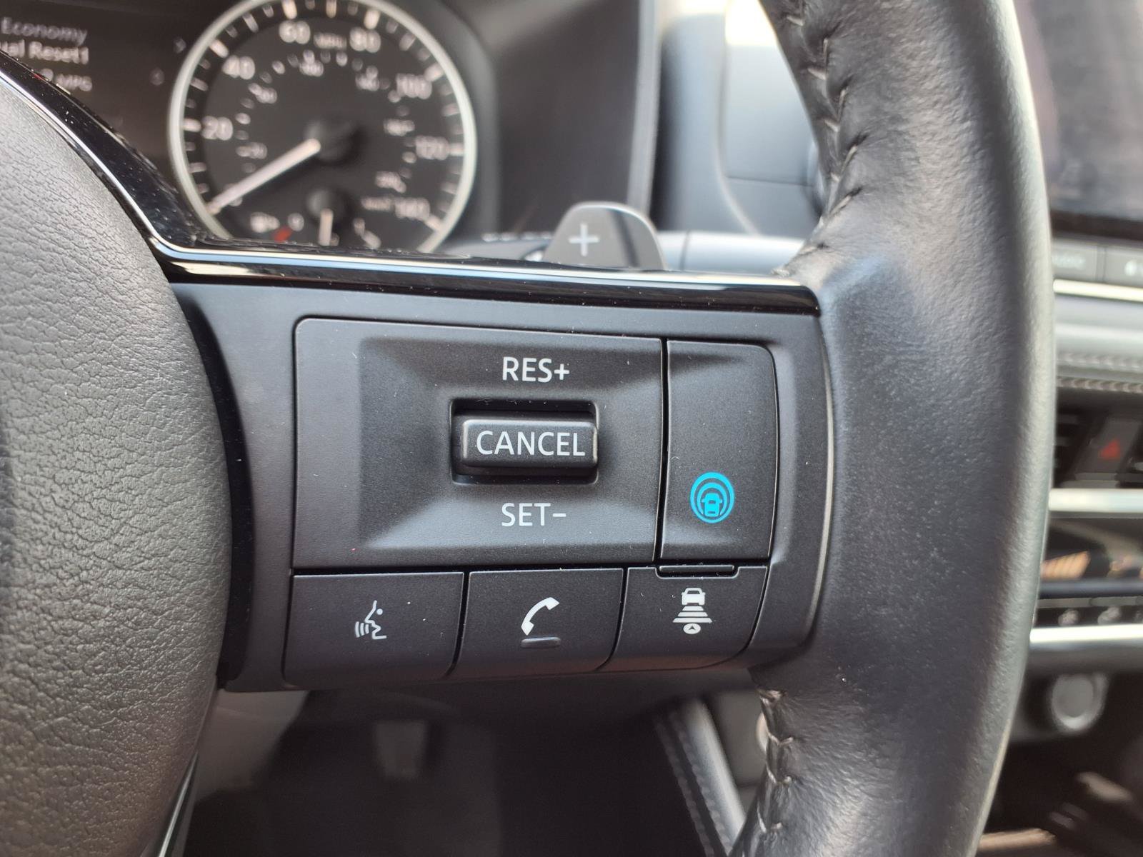 Used 2023 Nissan Rogue SL AWD/4WD image 19