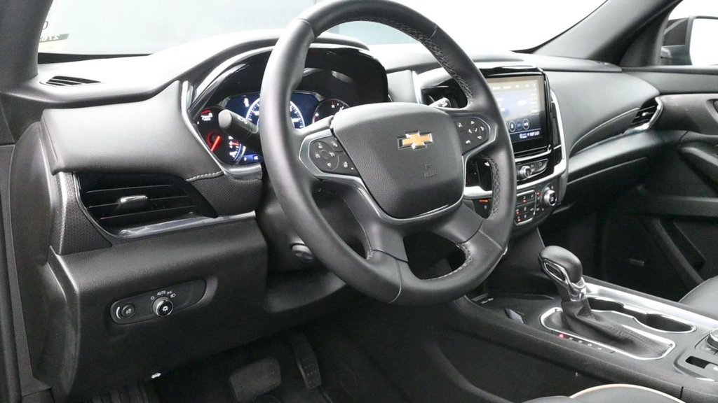 Used 2023 Chevrolet Traverse Premier FWD image 11