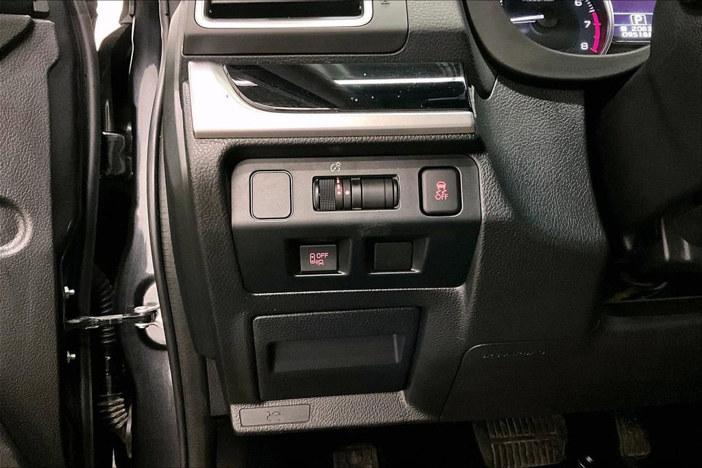 Used 2016 Subaru Crosstrek 2.0i Limited image 15