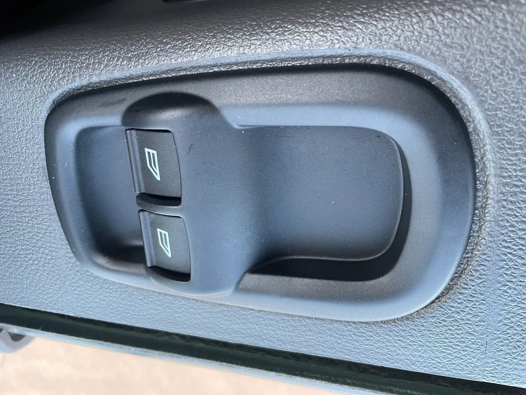 Used 2020 Ford Transit 150 Low Roof RWD image 19