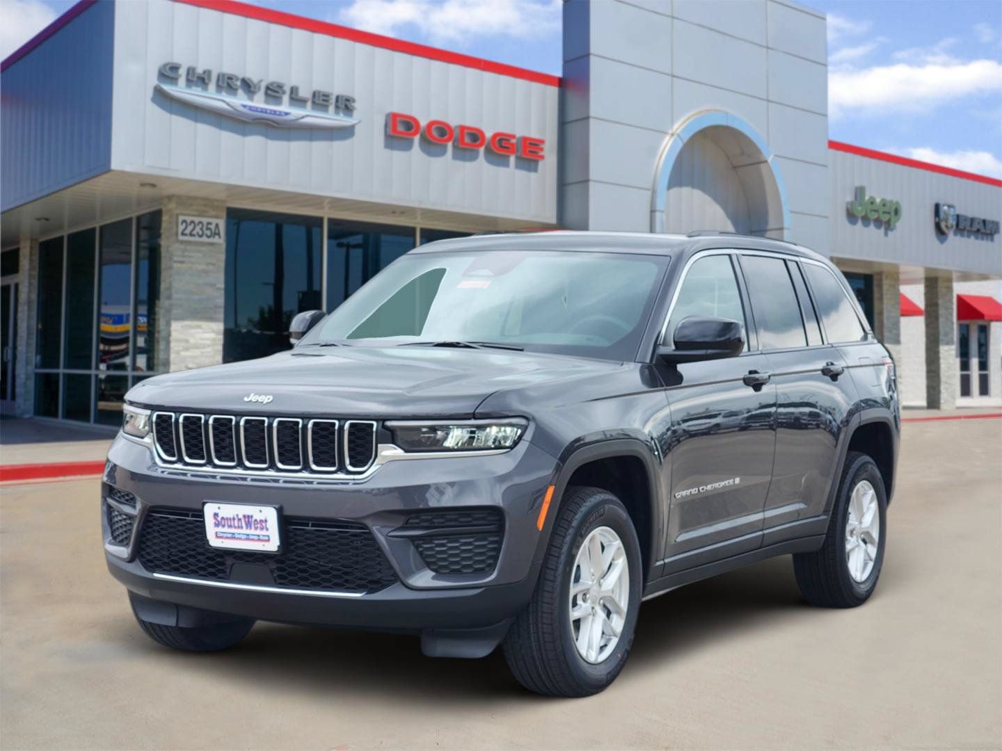 New 2026 Jeep Grand Cherokee Laredo RWD image 2