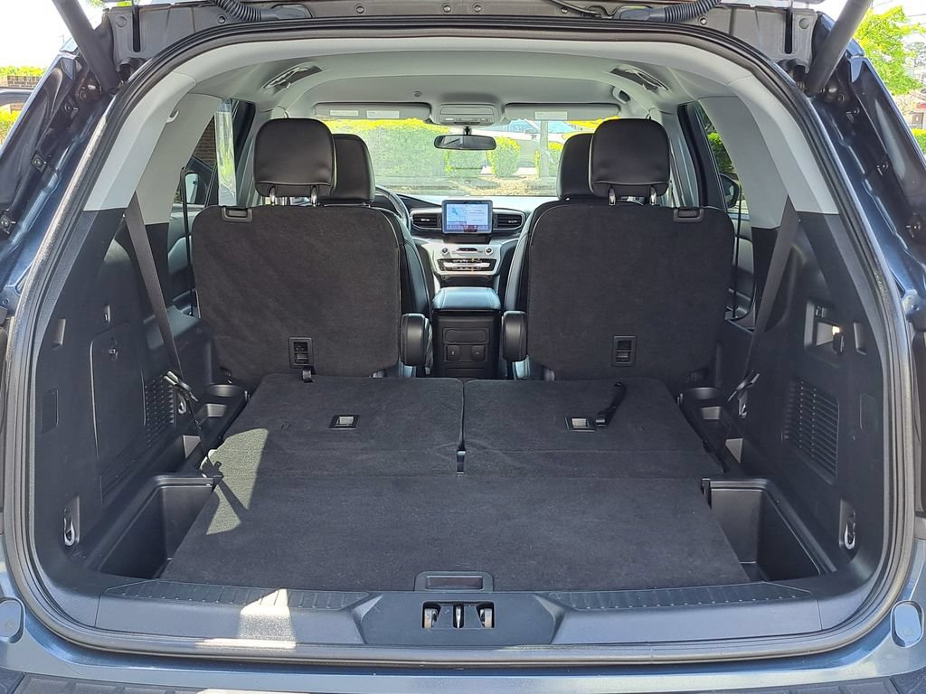 Used 2023 Ford Explorer XLT w/ Equipment Group 202A RWD image 16