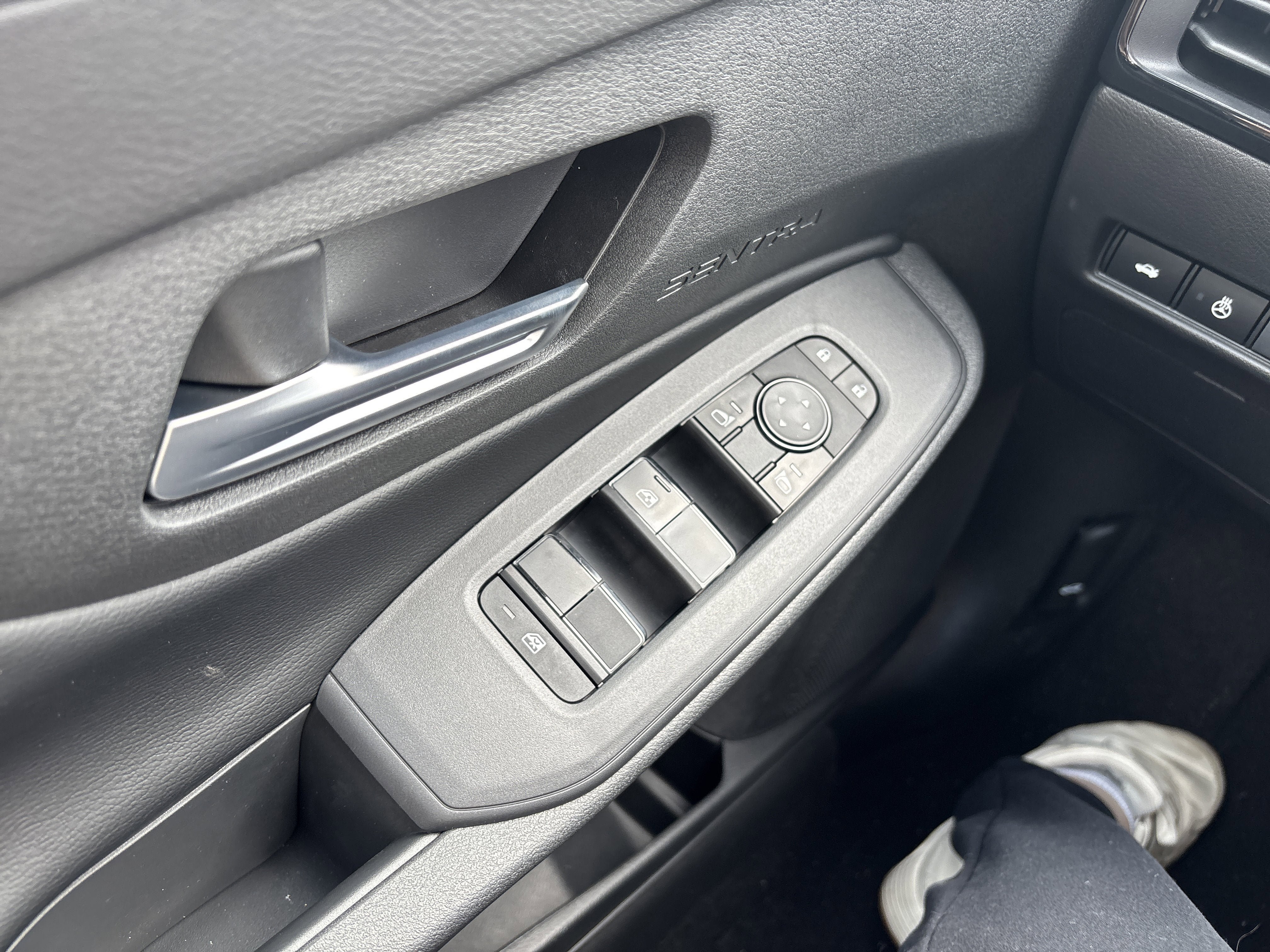 New 2026 Nissan Sentra SV FWD image 18