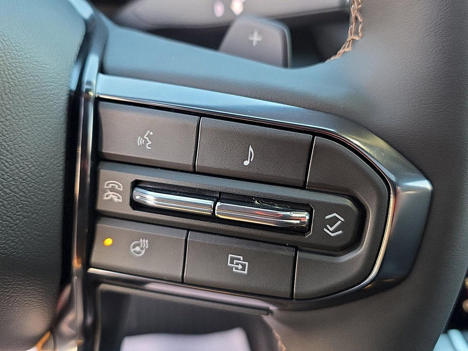New 2026 GMC Acadia AT4 w/ Super Cruise Package AWD/4WD image 24