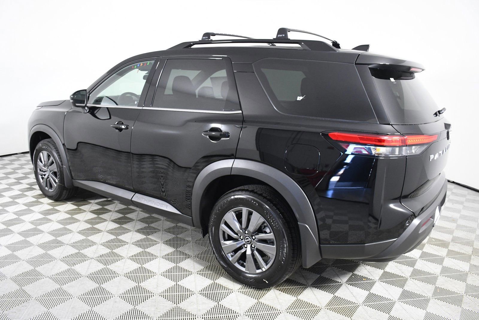 New 2024 Nissan Pathfinder SV w/ SV Premium Package image 8