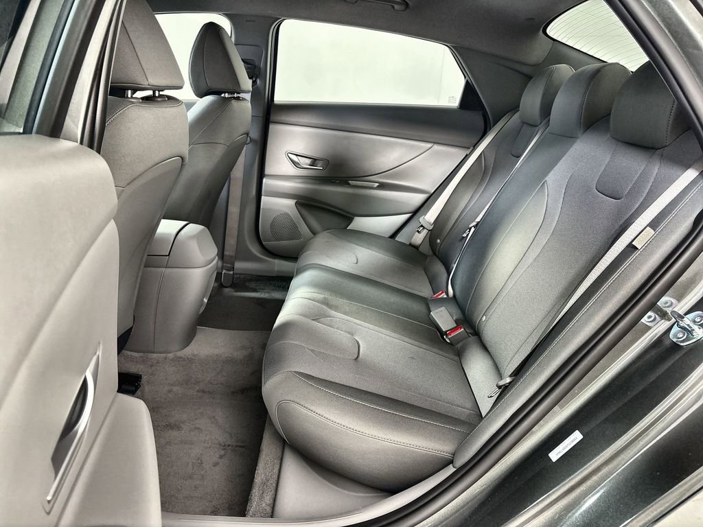 New 2026 Hyundai Elantra SE FWD image 23