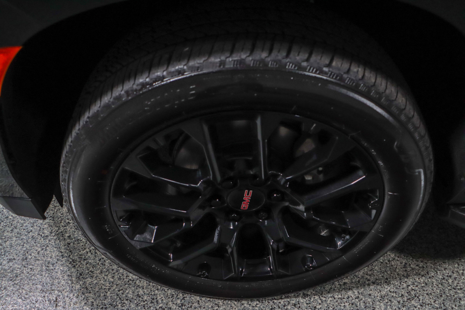 Used 2023 GMC Yukon SLT w/ SLT Luxury Package image 11