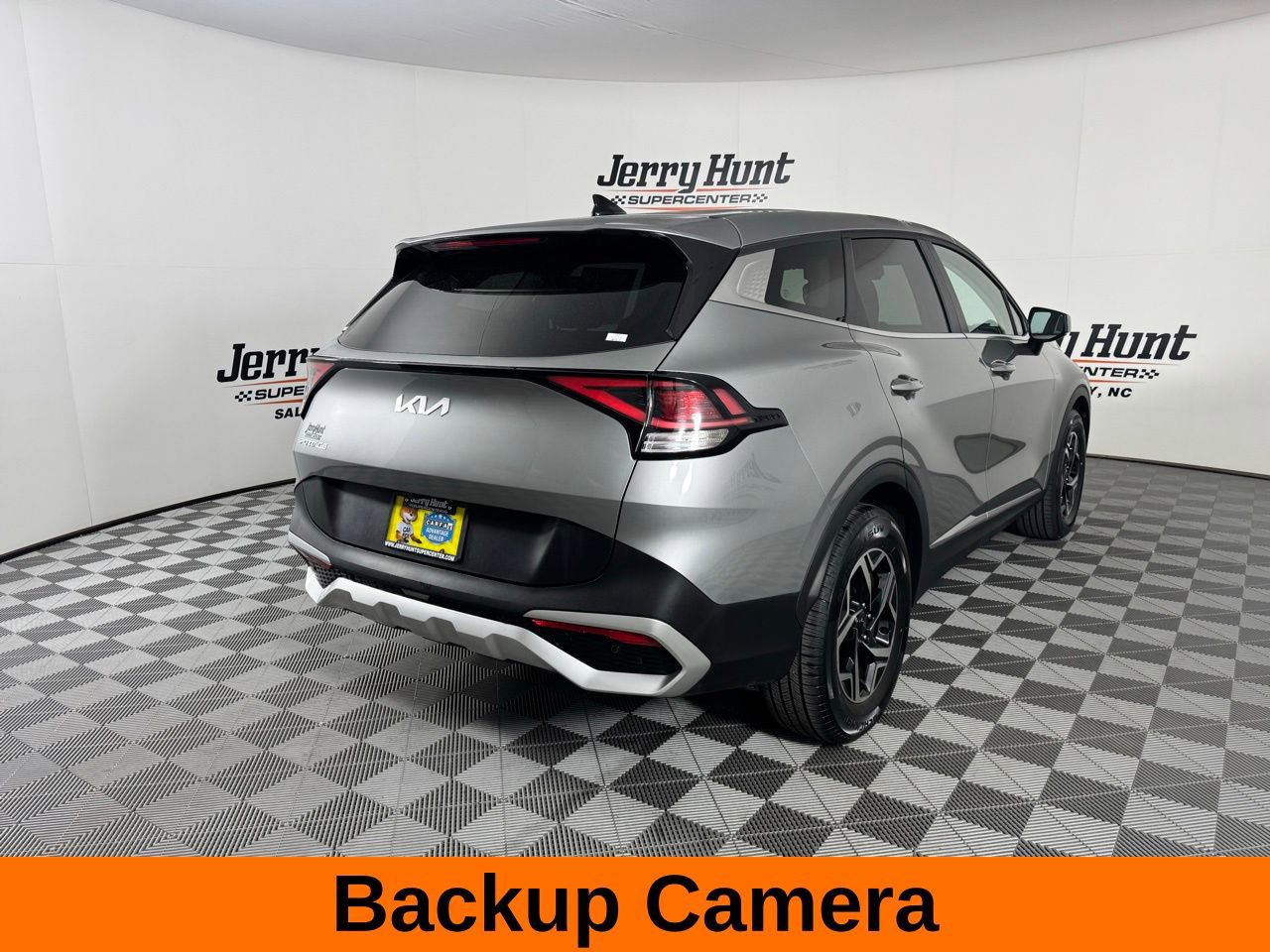 Used 2024 Kia Sportage LX image 7