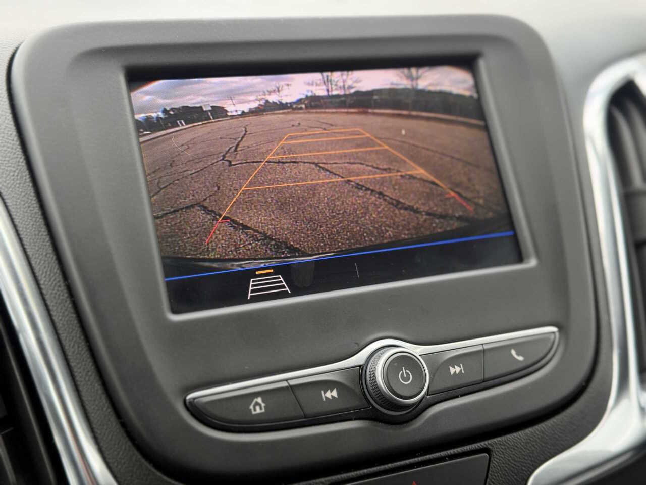 Used 2021 Chevrolet Equinox LS w/ LPO, Chrome Package image 19