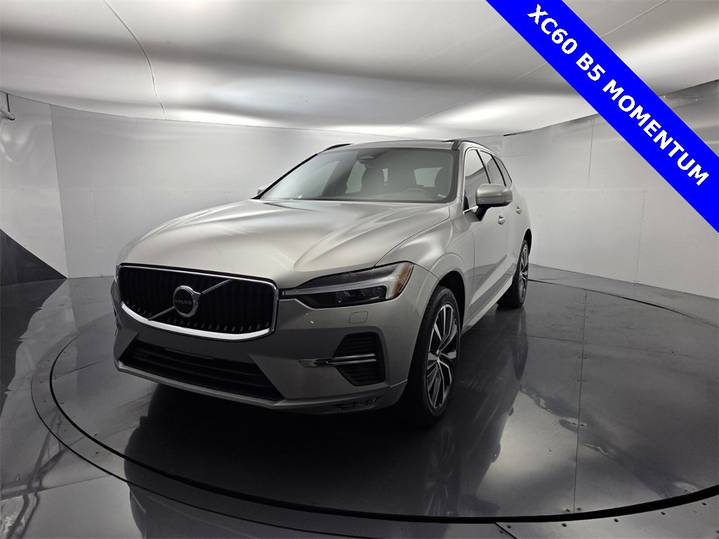 Used 2022 Volvo XC60 B5 Momentum image 7