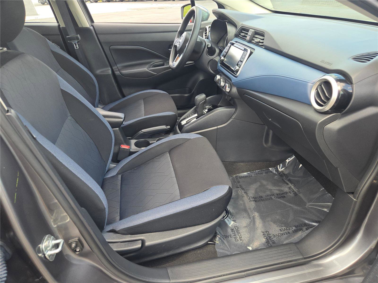 Used 2025 Nissan Versa SV FWD image 7