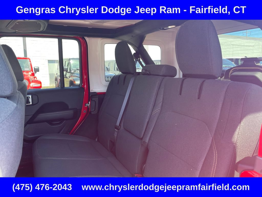 Certified 2025 Jeep Wrangler Unlimited Sahara AWD/4WD image 31