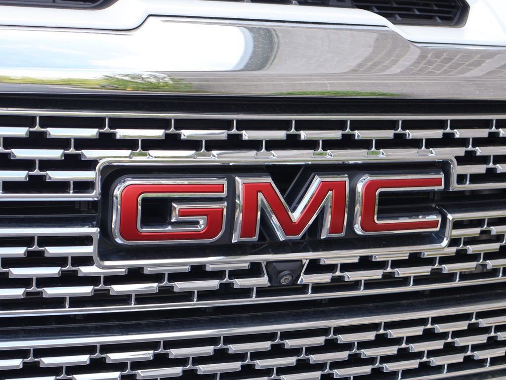 Used 2022 GMC Sierra 3500 Denali AWD/4WD image 2