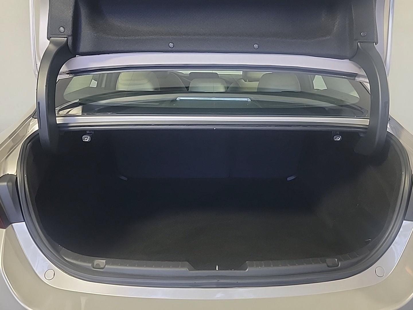 Used 2023 MAZDA MAZDA3 s FWD image 7
