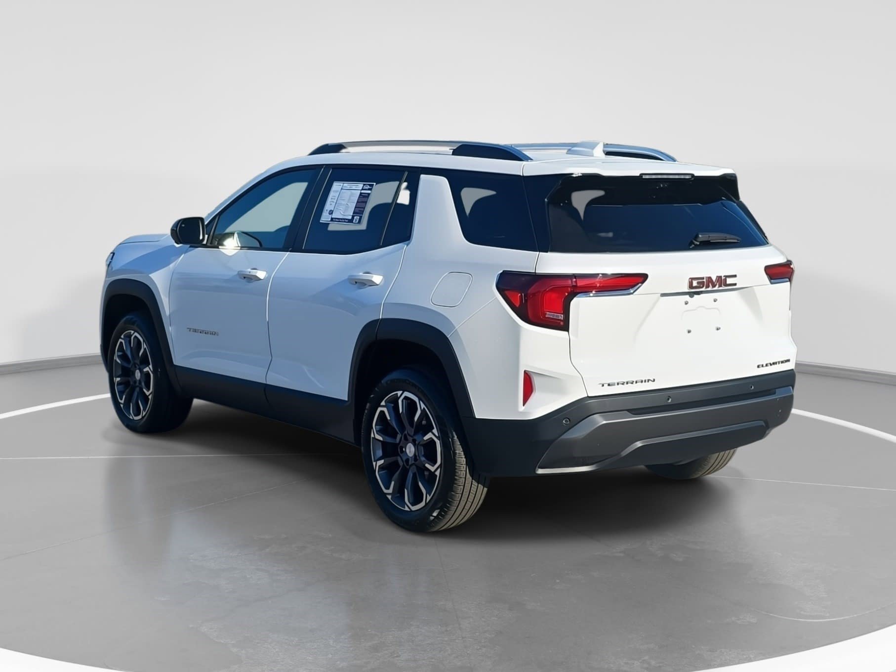 Used 2026 GMC Terrain Elevation w/ Elevation Premium Package image 7