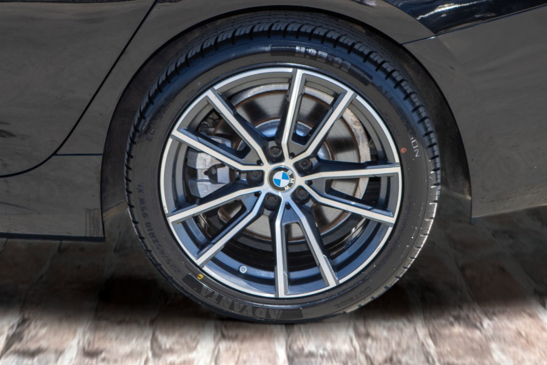 Used 2019 BMW 330i xDrive Sedan w/ Driving Assistance Package image 37