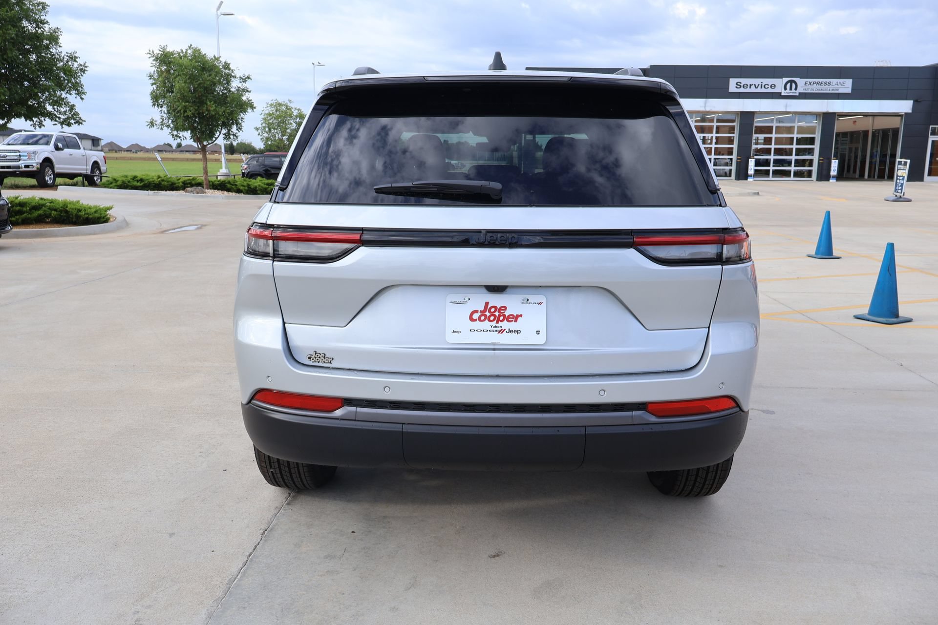 New 2026 Jeep Grand Cherokee Altitude RWD image 23