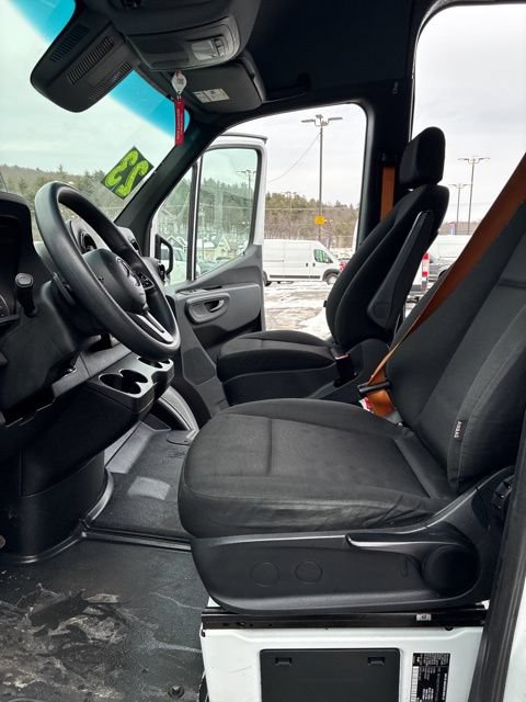 Used 2023 Mercedes-Benz Sprinter 2500 image 13