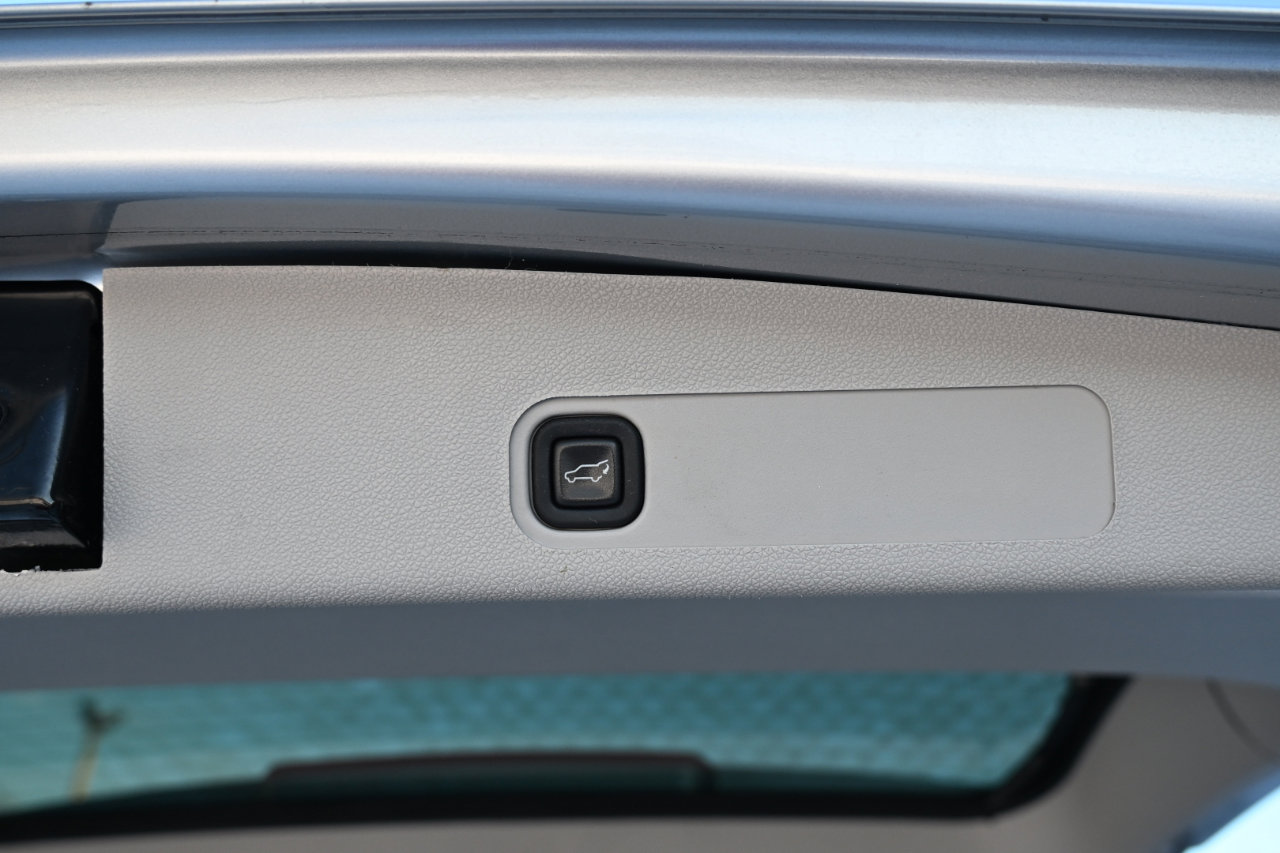 Used 2012 Chevrolet Tahoe LTZ image 51