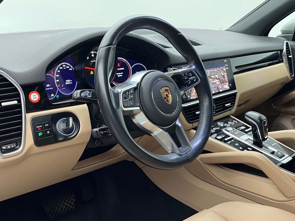 Used 2023 Porsche Cayenne image 4
