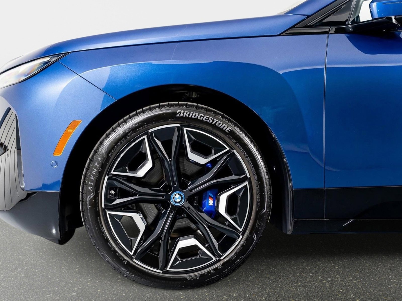 Used 2024 BMW iX M60 image 23